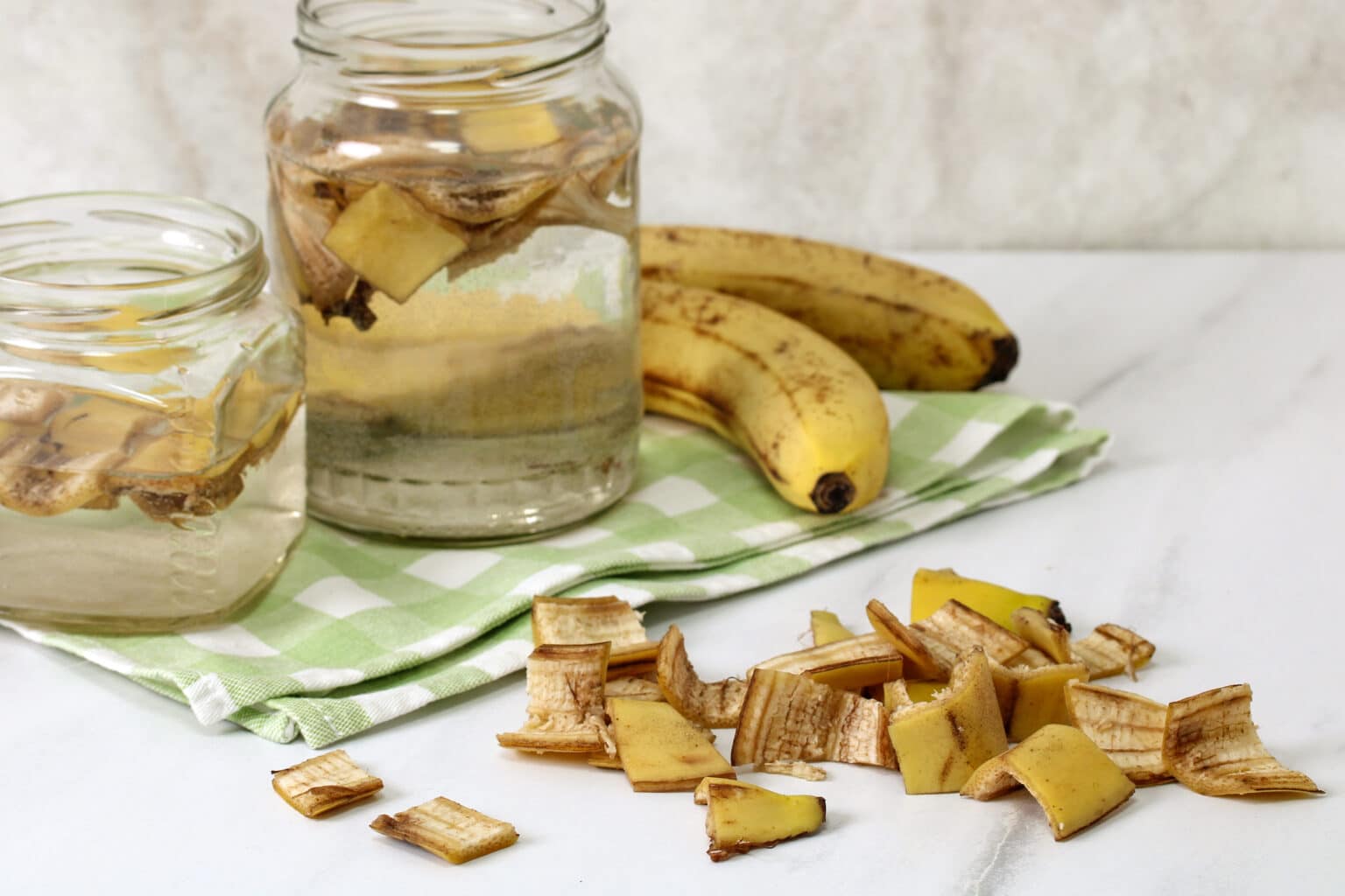 utilidade Casca de banana e água com bicarbonato