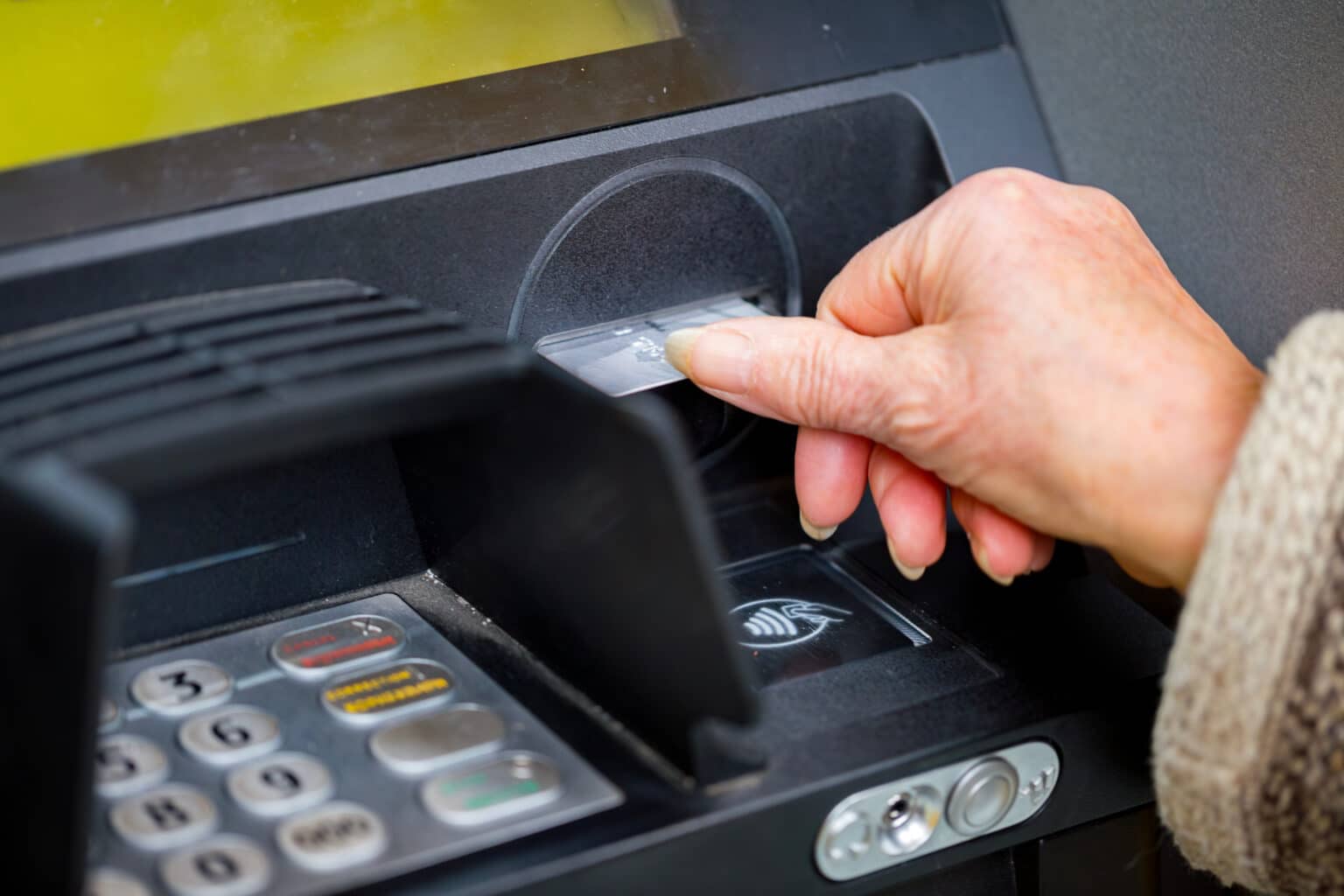 precauções para quem tem mais de 10 000 euros na conta bancária