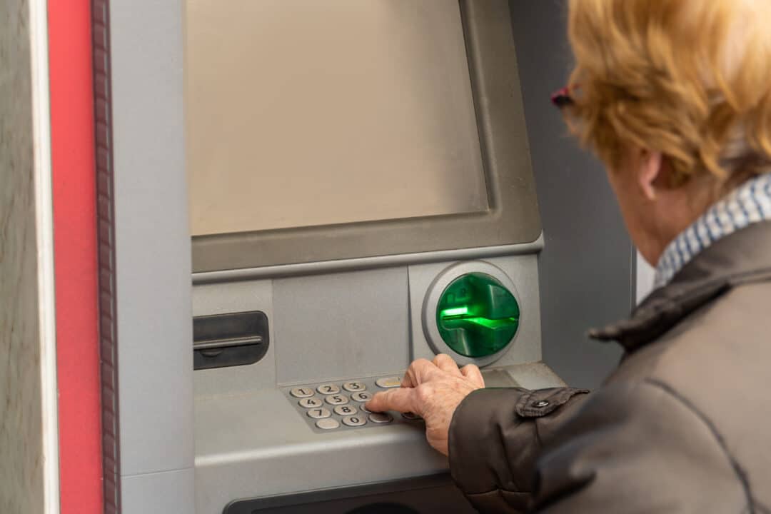 número de levantamento ou o banco controla a transação