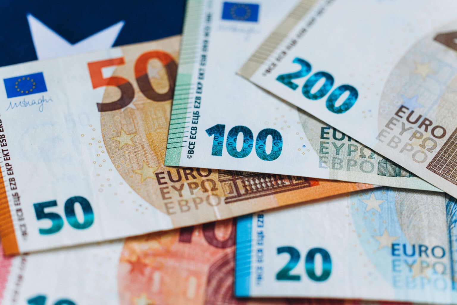 declaração do banco à administração fiscal sobre as nossas contas a prazo superiores a 10 000 euros
