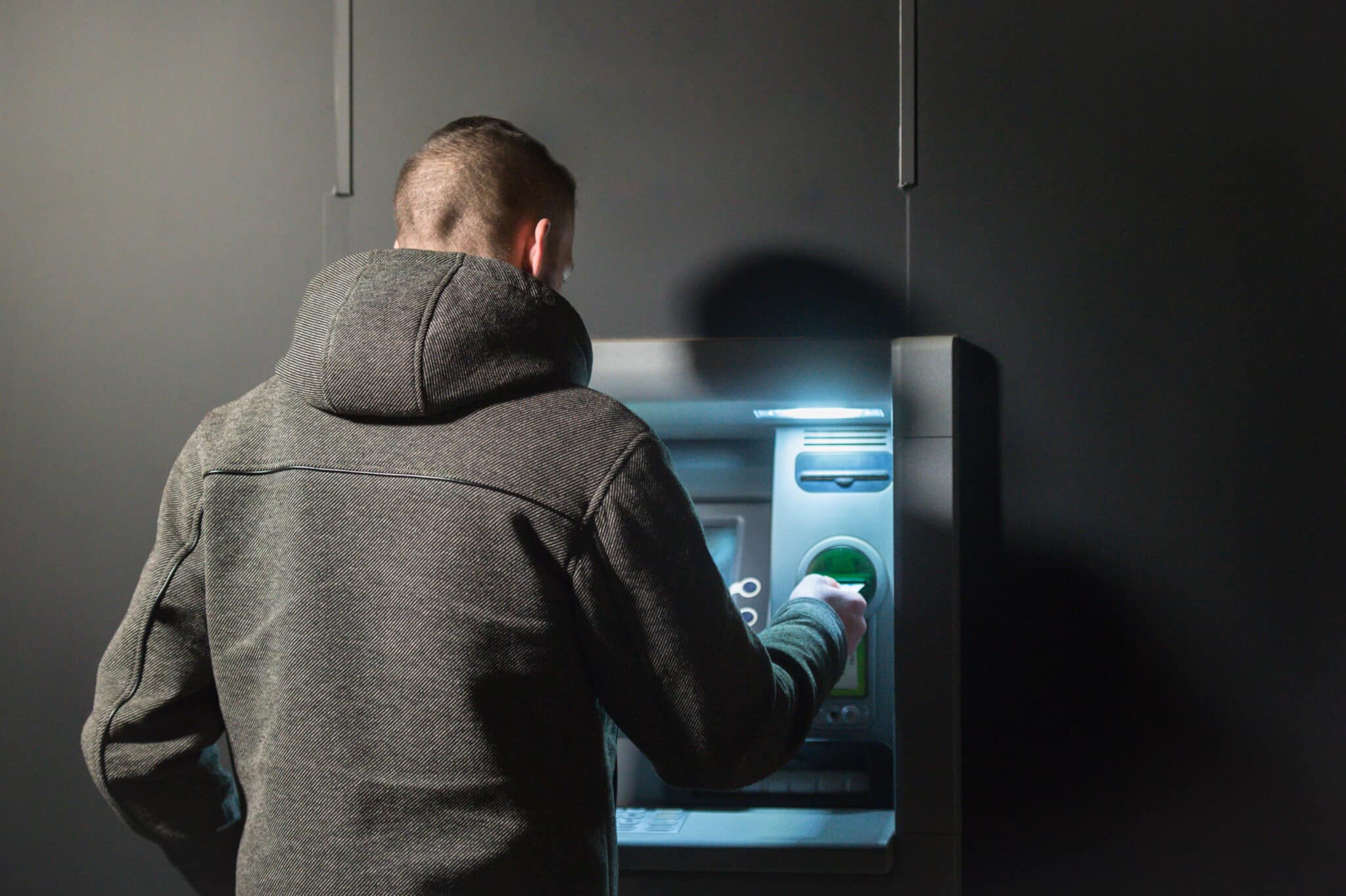 alteração em Levantamento de dinheiro em caixas automáticas após as 23h