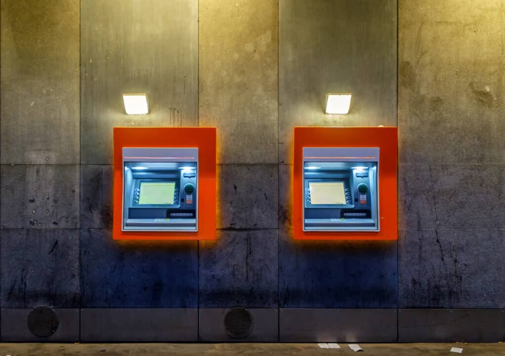operações mais disponíveis a qualquer hora nos caixas eletrônicos