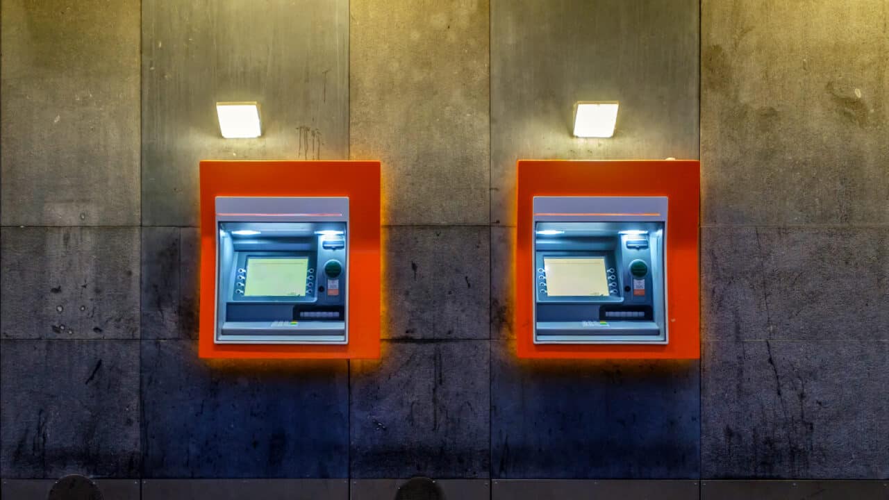 operações mais disponíveis a qualquer hora nos caixas eletrônicos