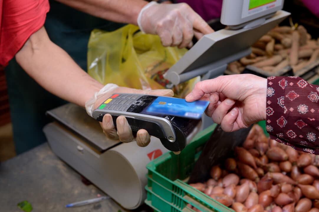 limite a partir do qual é necessário um código PIN para cartões contactless